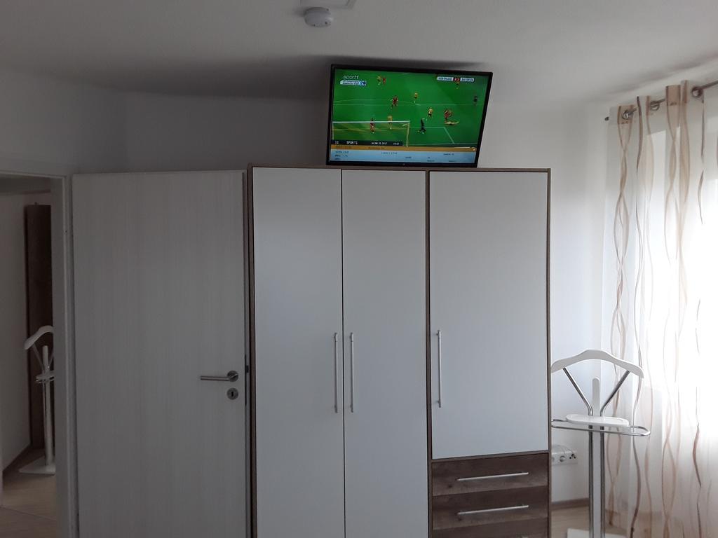 Ferienwohnung Mueller ケンツィンゲン エクステリア 写真